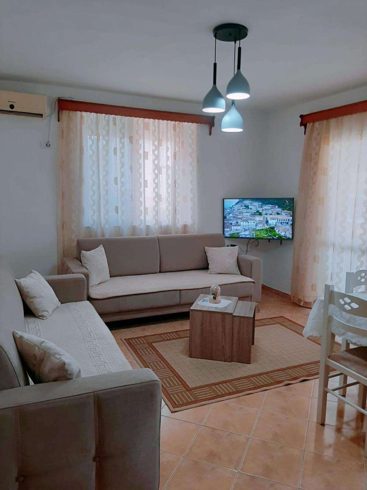 Vangert Apartment Berat Bagian luar foto