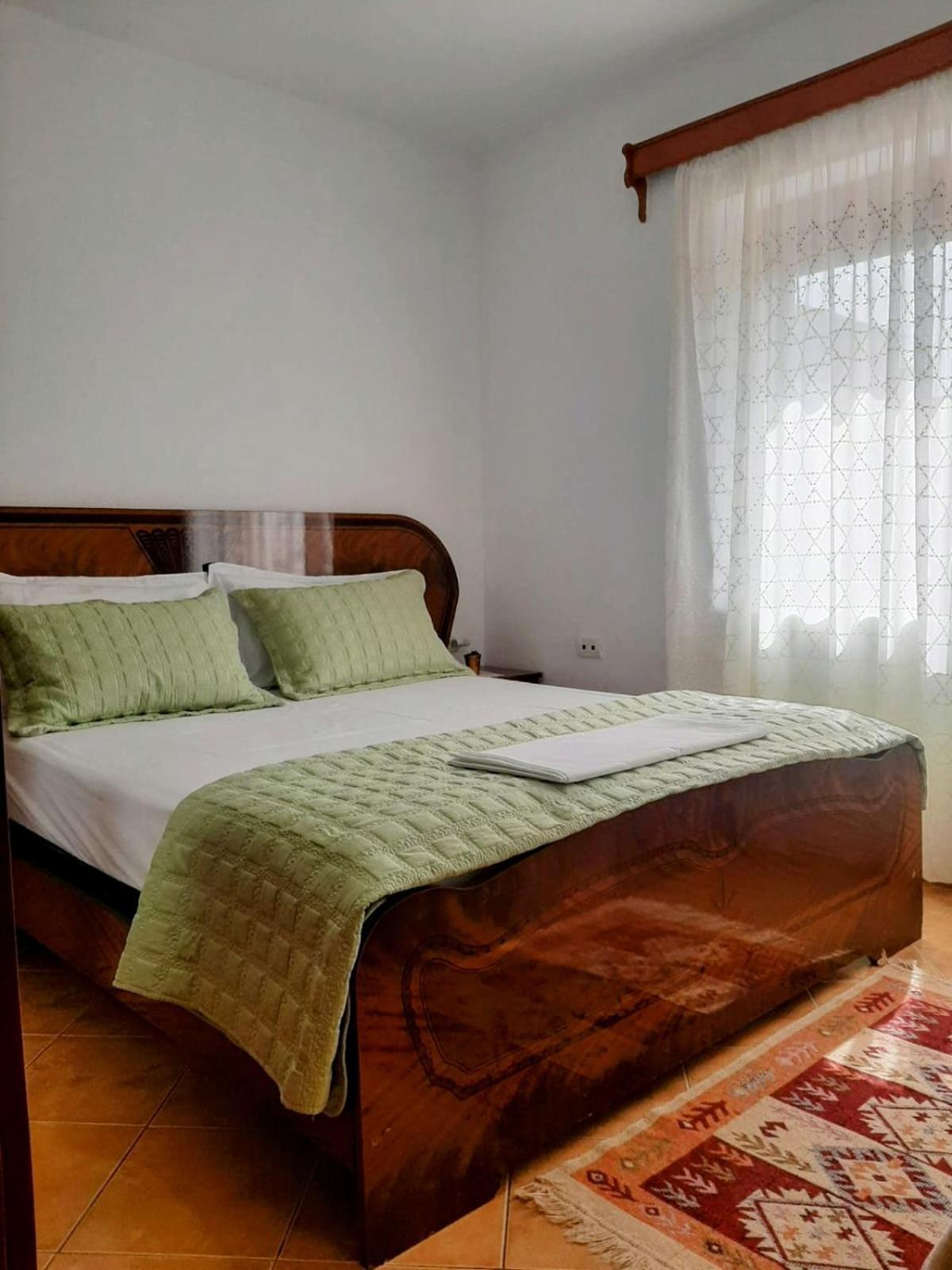 Vangert Apartment Berat Bagian luar foto