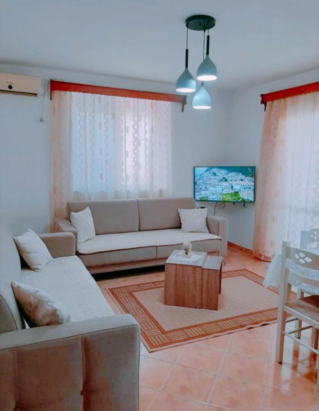 Vangert Apartment Berat Bagian luar foto